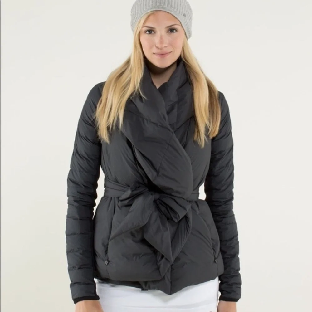 RARE Lululemon Enfold Wrap Puffy Jacket Black Coal - Size 4 - Picture 1 of 5